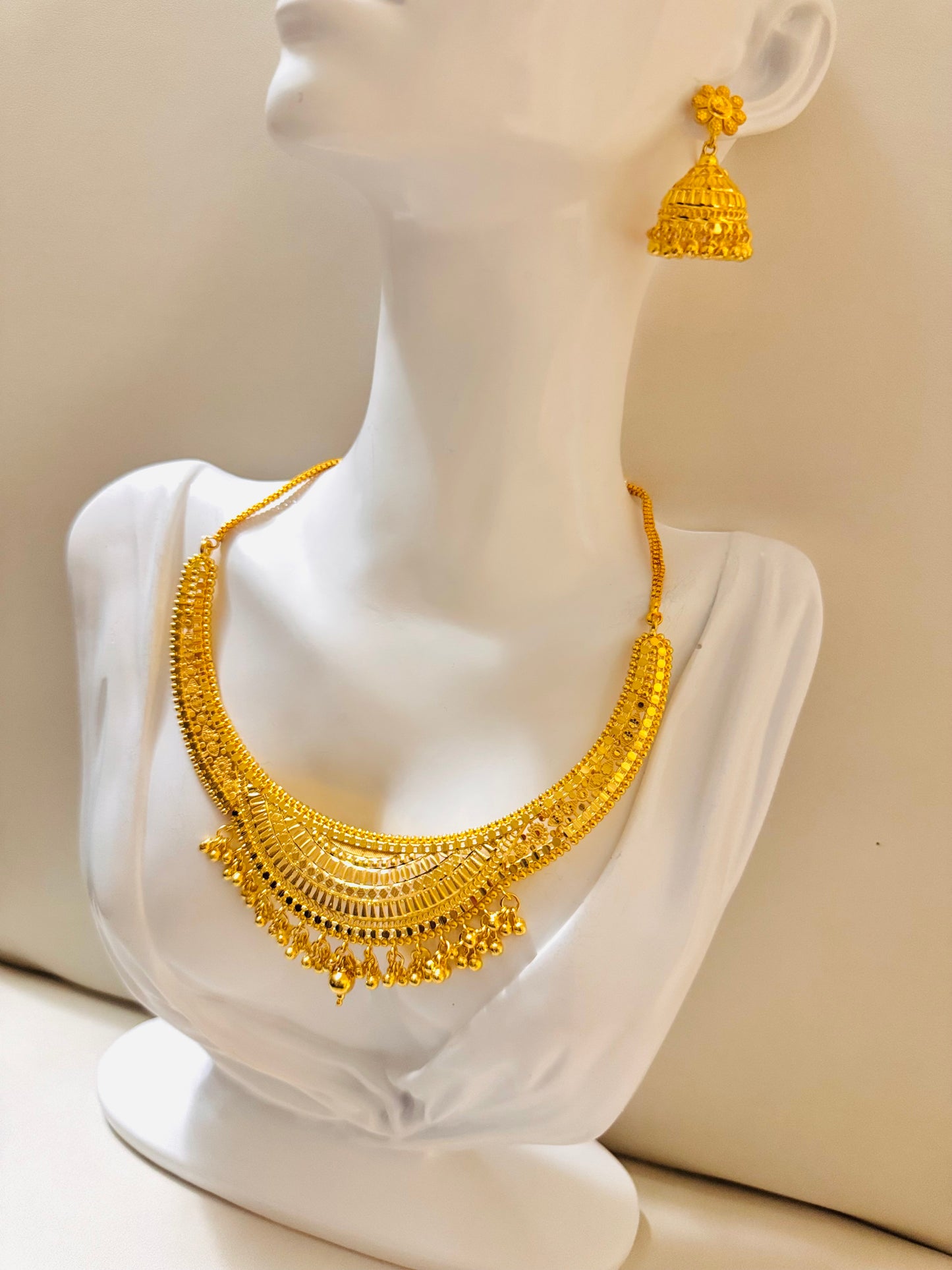 Gold imitation necklace set