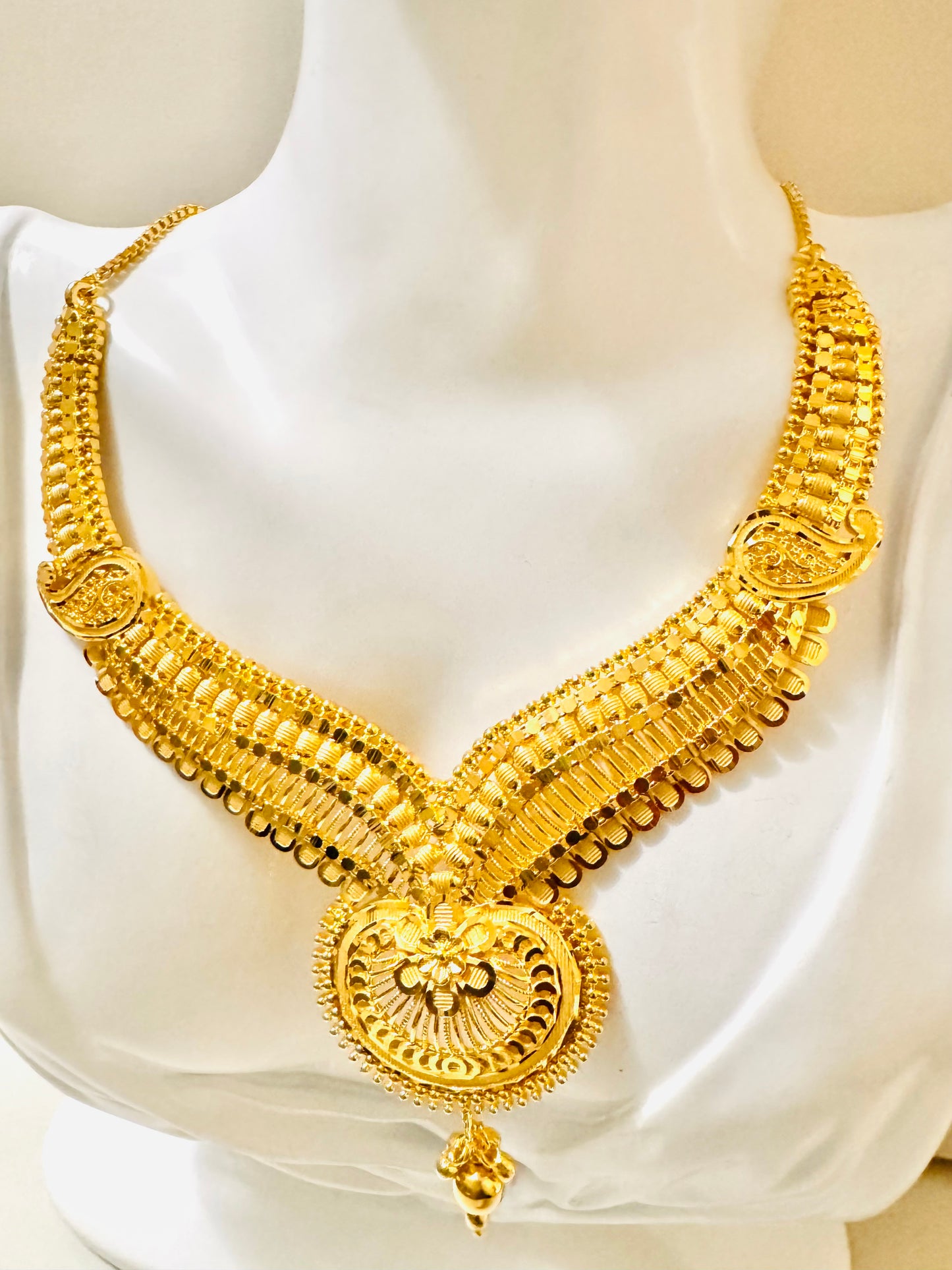 Gold plated necklace set